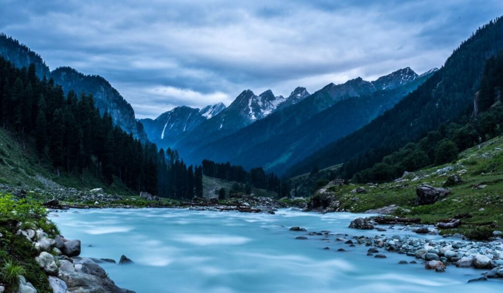 Kashmir Best Places to Visit in India