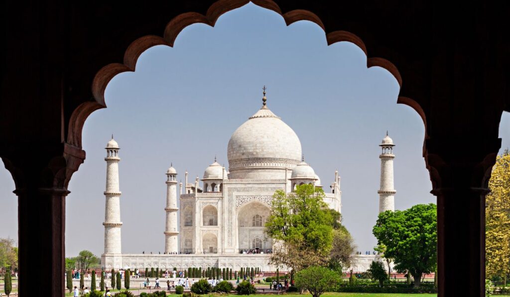 Taj mahal Best Places to Visit in India